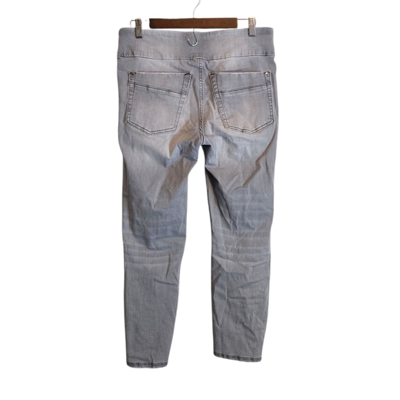 Rock & Republic Pull On Fever Crop - Picture 3 of 6